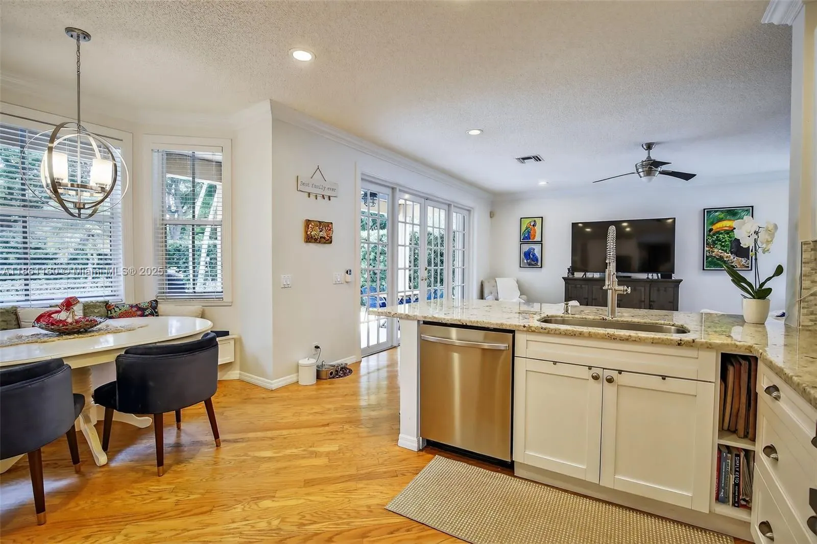 3989 Pinewood Ln