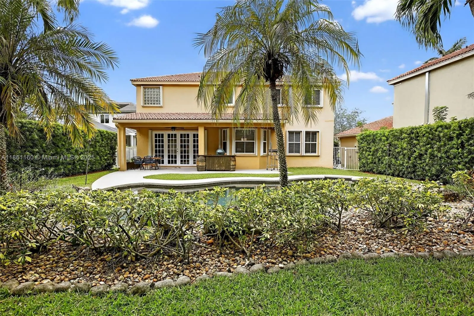 3989 Pinewood Ln