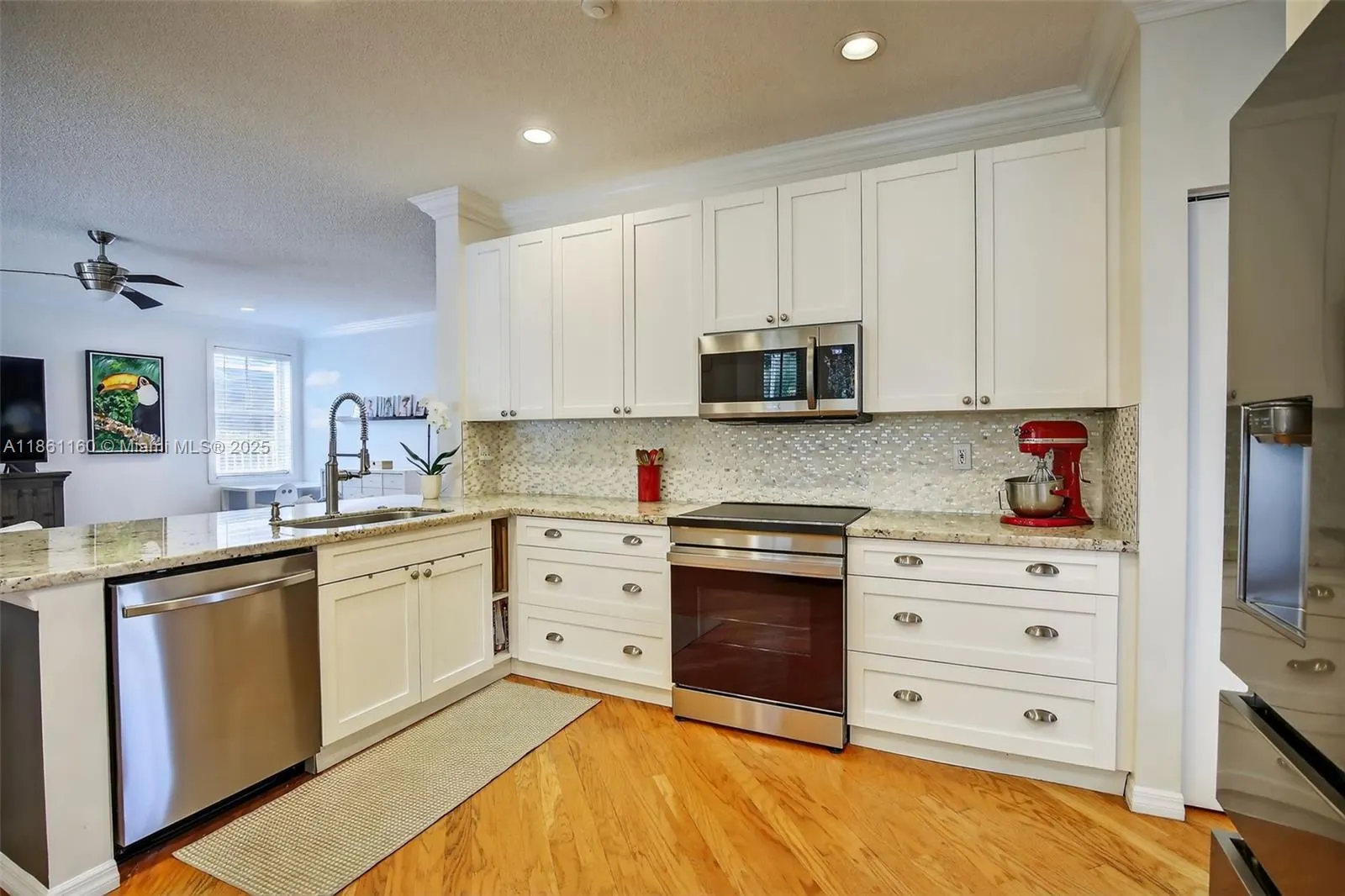 3989 Pinewood Ln