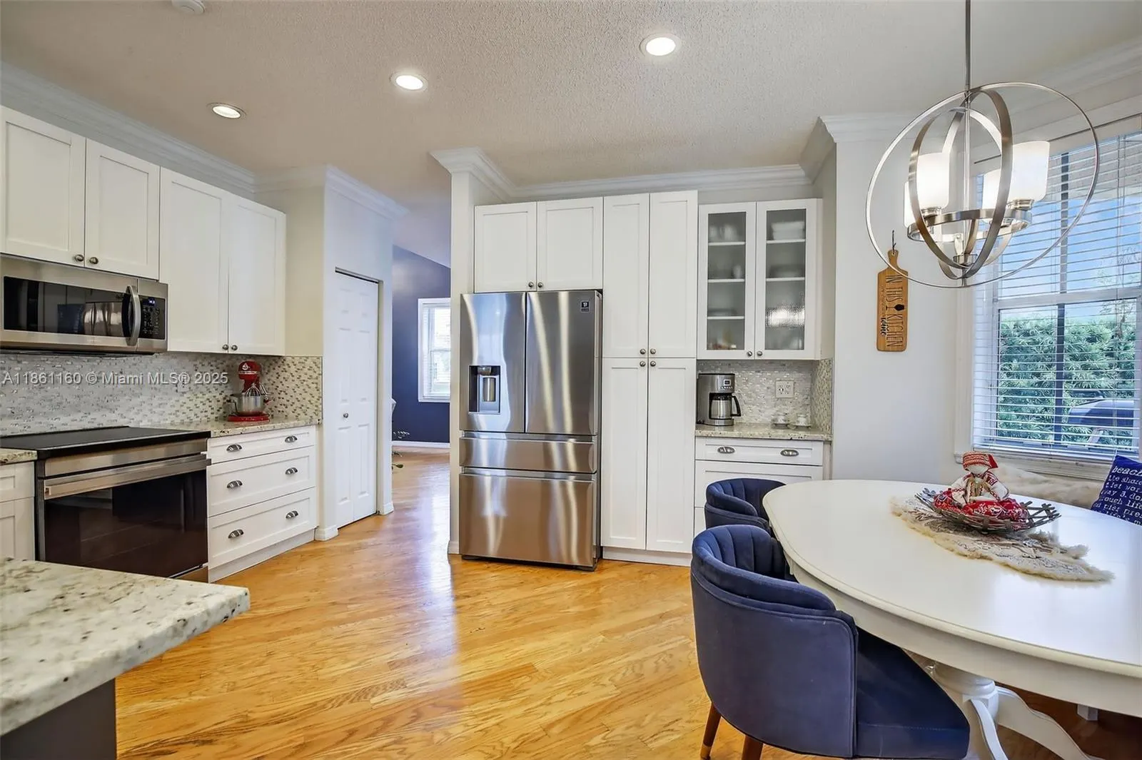 3989 Pinewood Ln