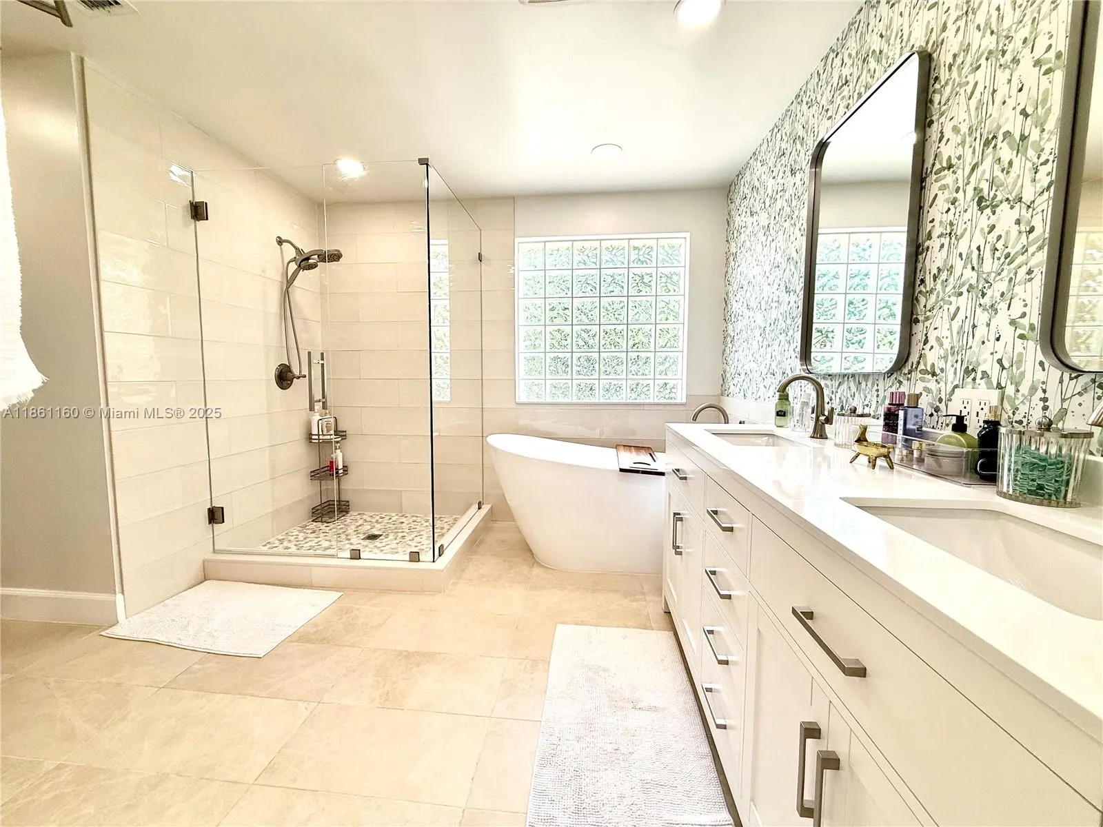 3989 Pinewood Ln