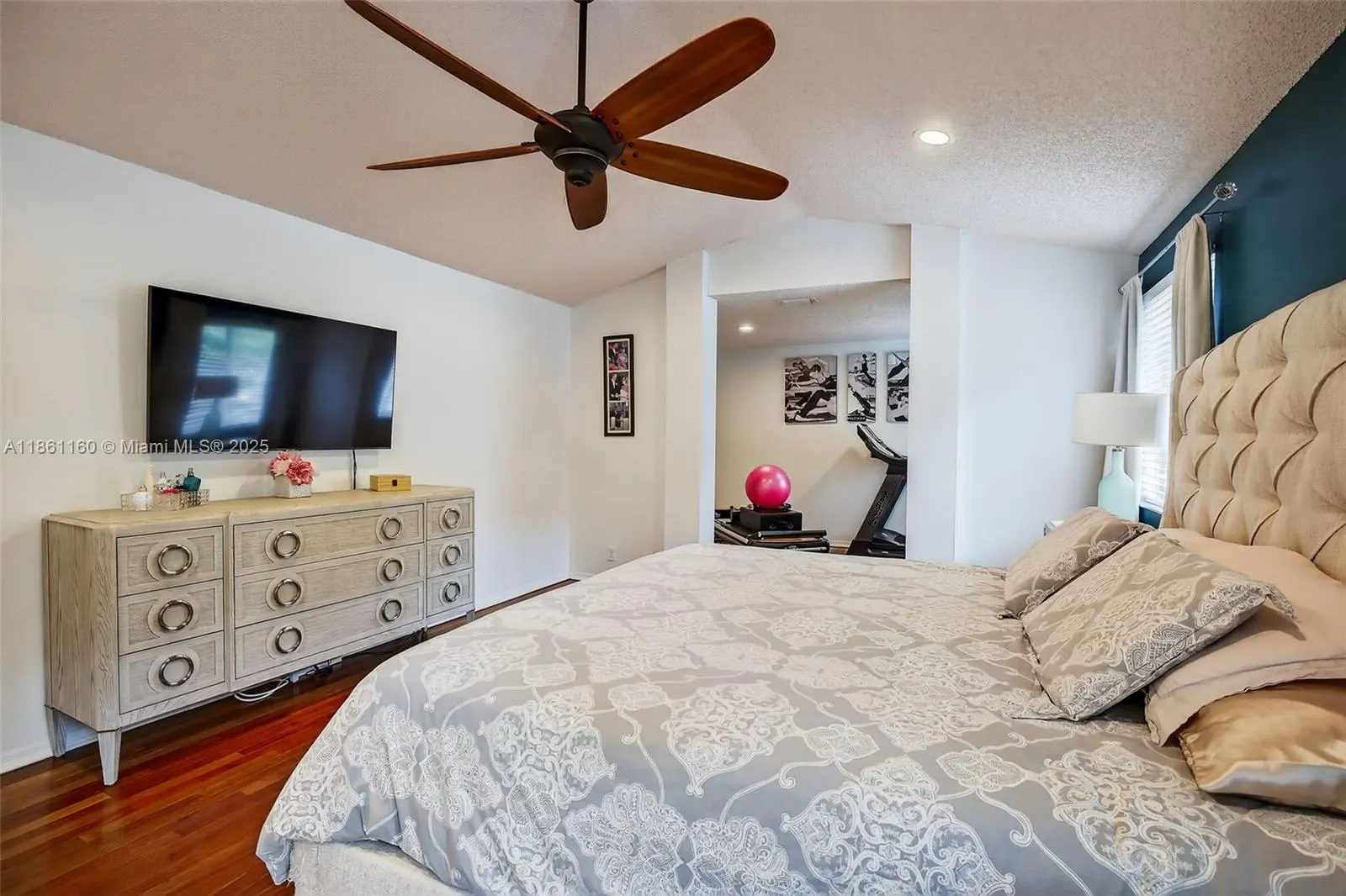 3989 Pinewood Ln