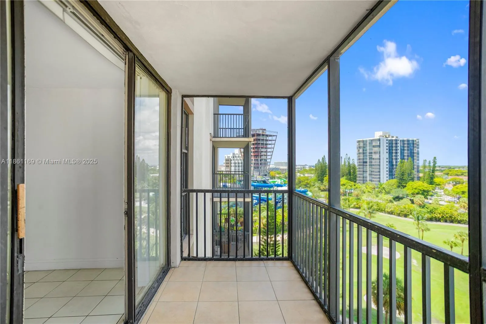 20335 W Country Club Dr, #901