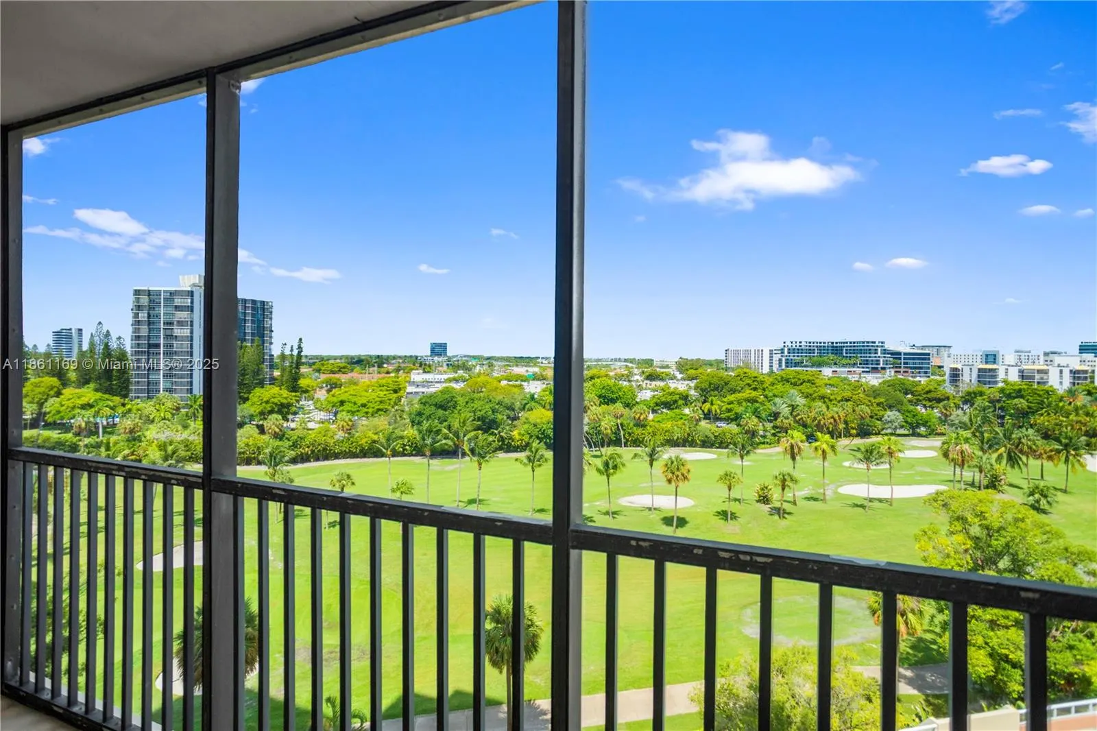 20335 W Country Club Dr, #901