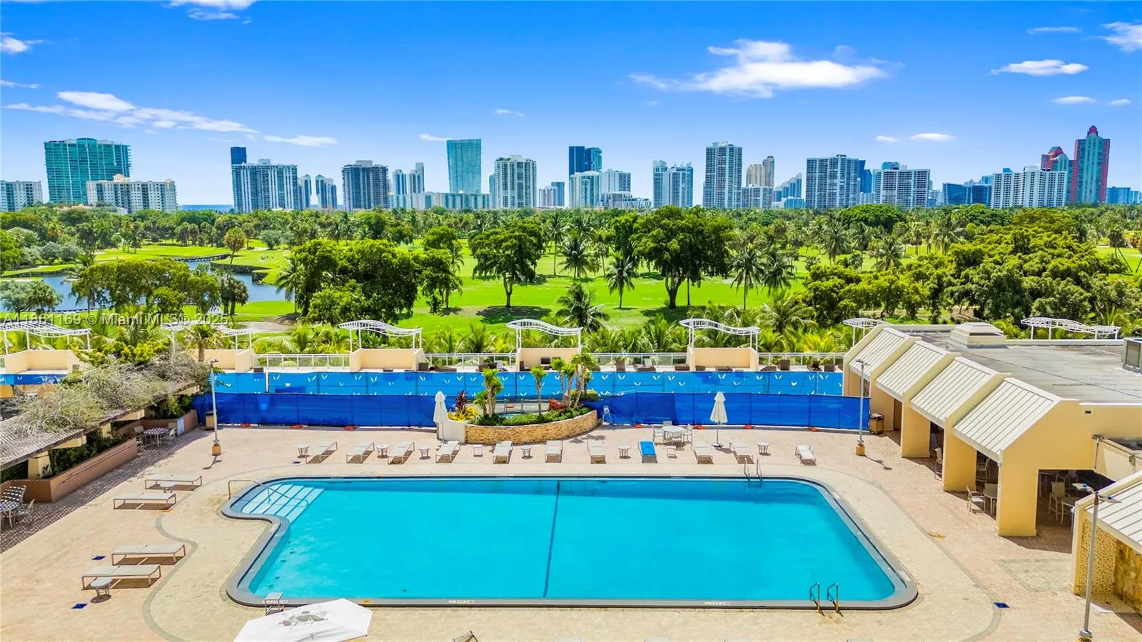 20335 W Country Club Dr, #901