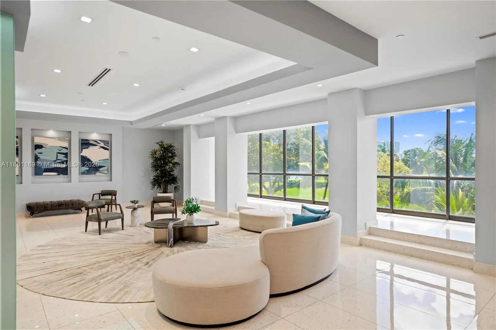 20335 W Country Club Dr, #901