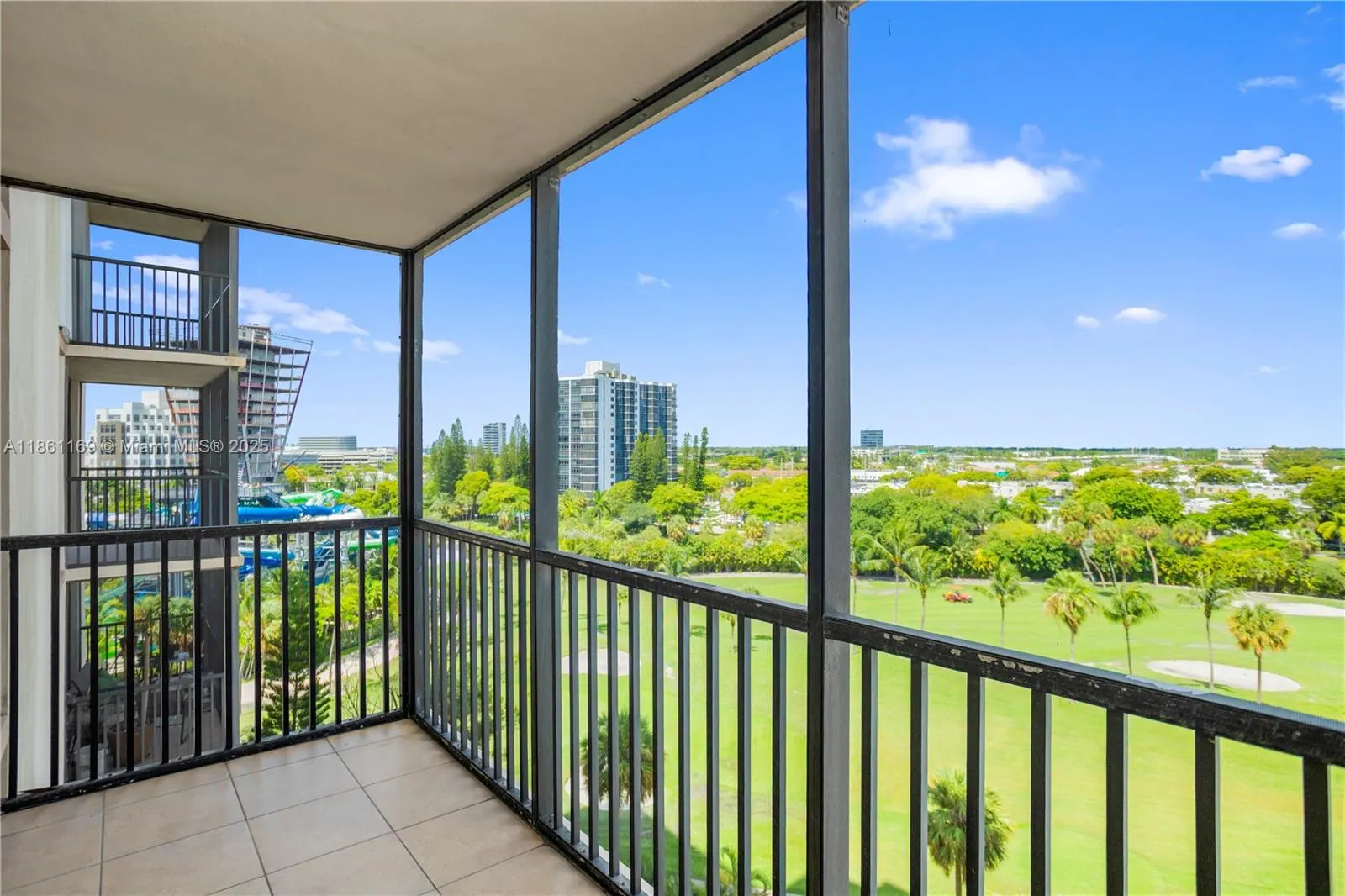 20335 W Country Club Dr, #901
