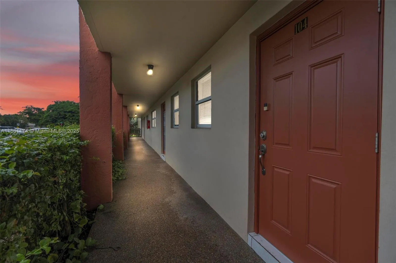 2651 E Sunrise Lakes Dr, #104