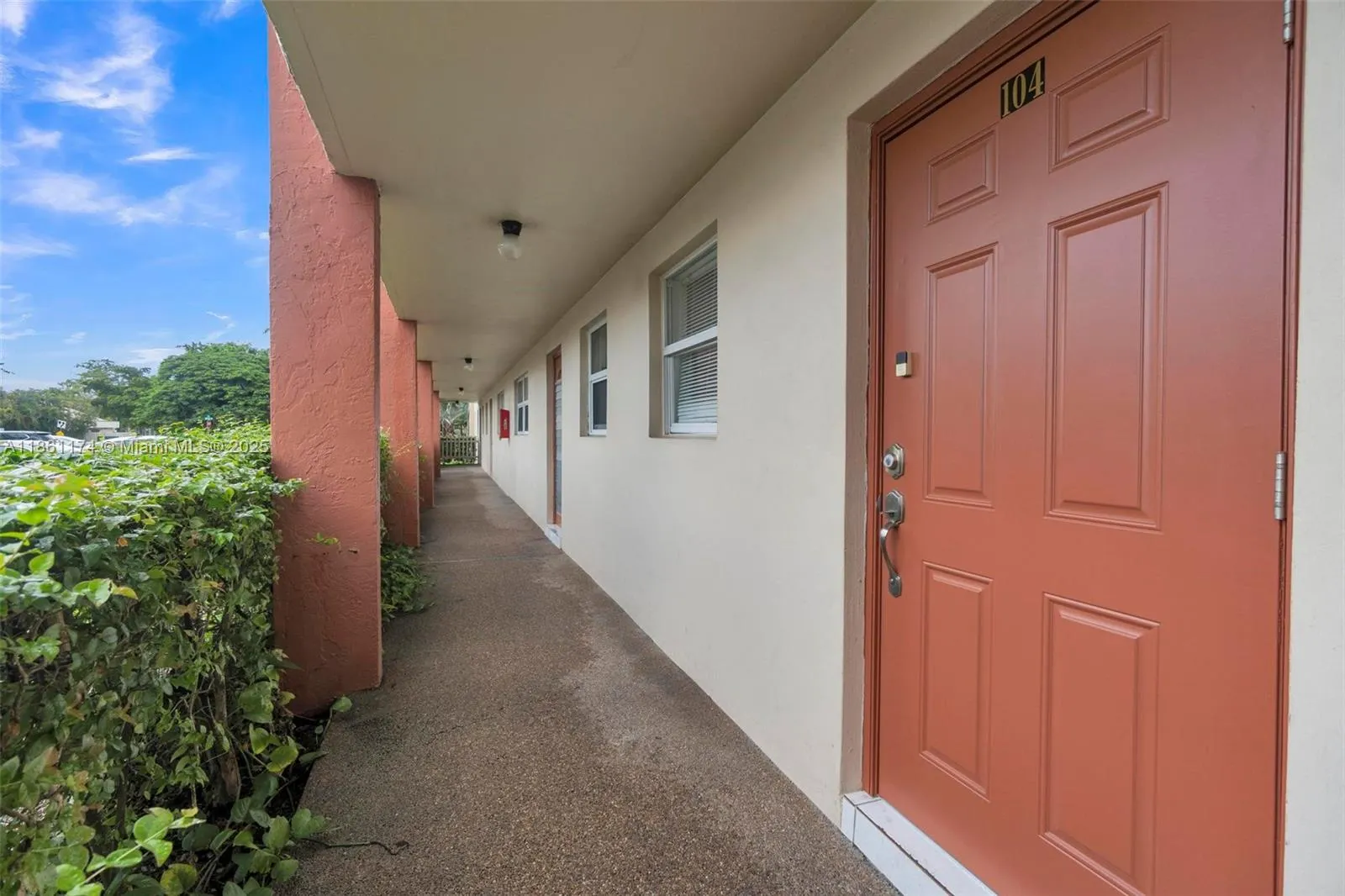 2651 E Sunrise Lakes Dr, #104