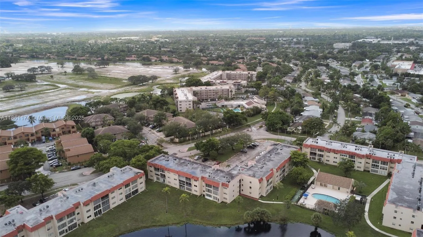 2651 E Sunrise Lakes Dr, #104
