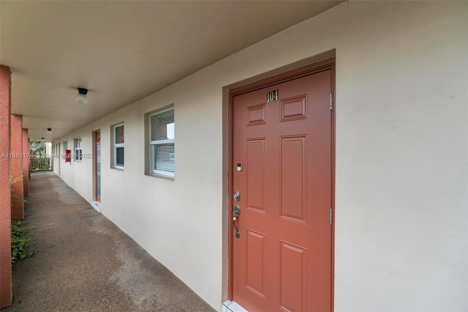 2651 E Sunrise Lakes Dr, #104
