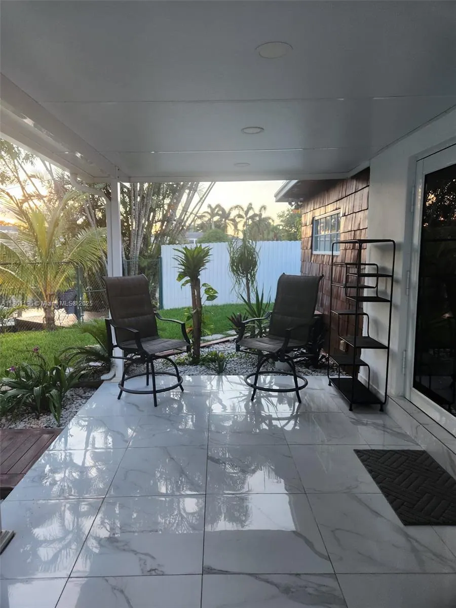 290 NW 92nd Ave