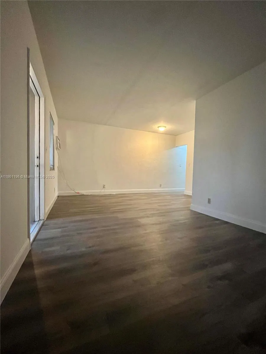 618 NE 8th Ave, #2