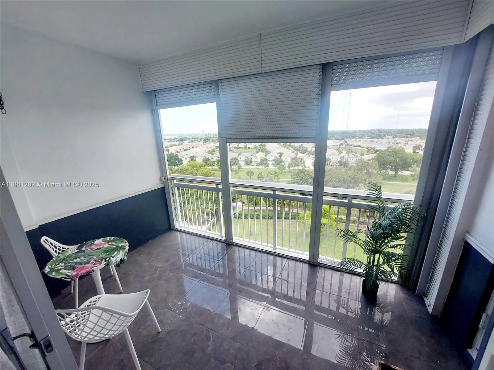 4400 Hillcrest Dr, #1005A