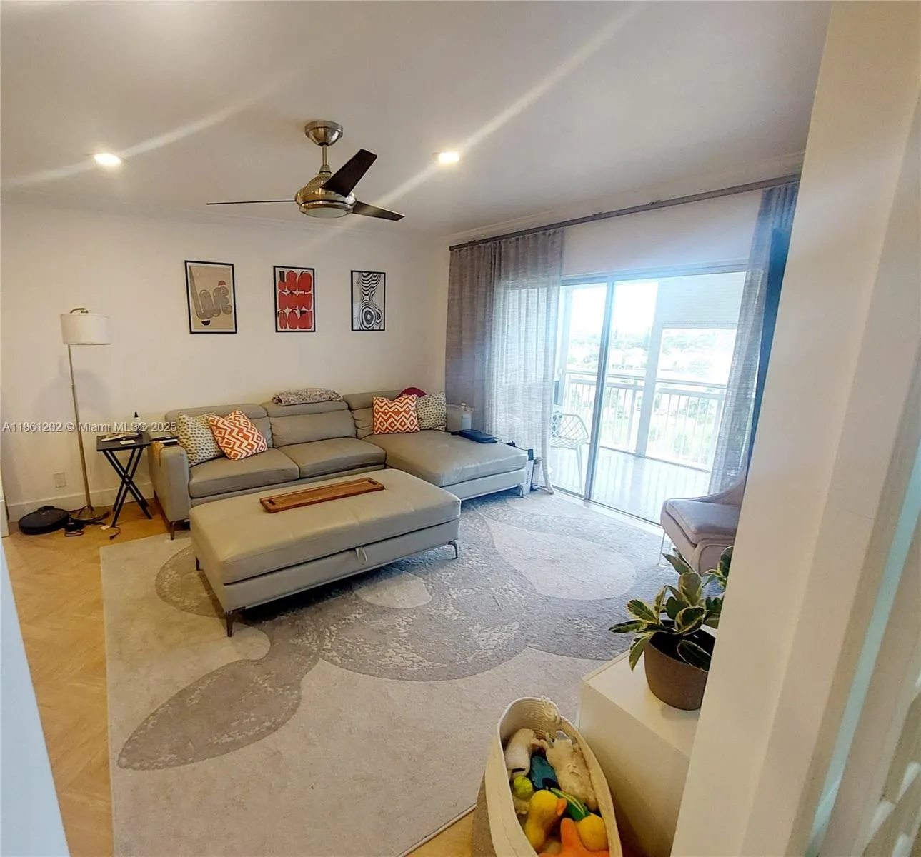 4400 Hillcrest Dr, #1005A