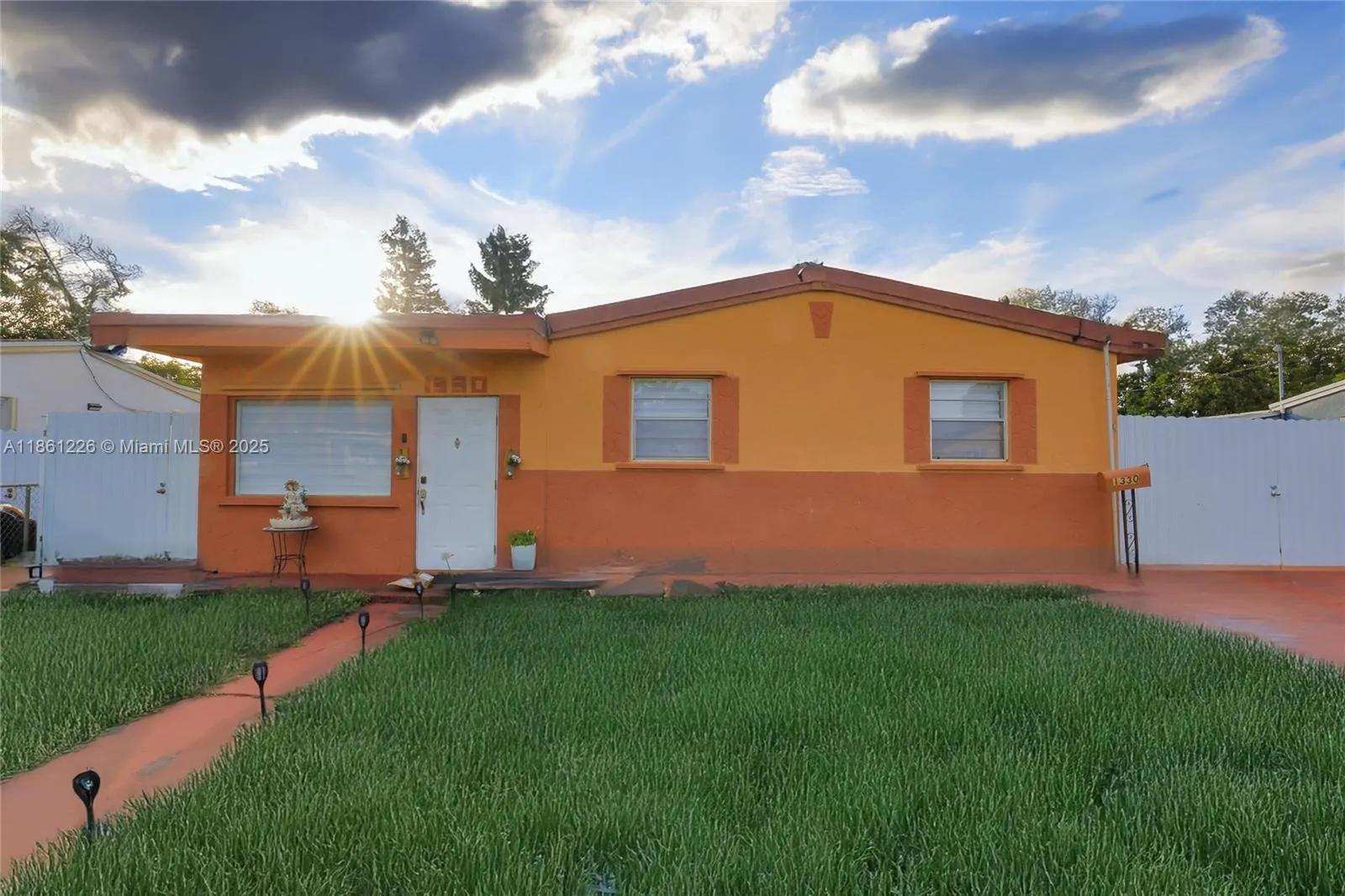 1330 N 69th Ave