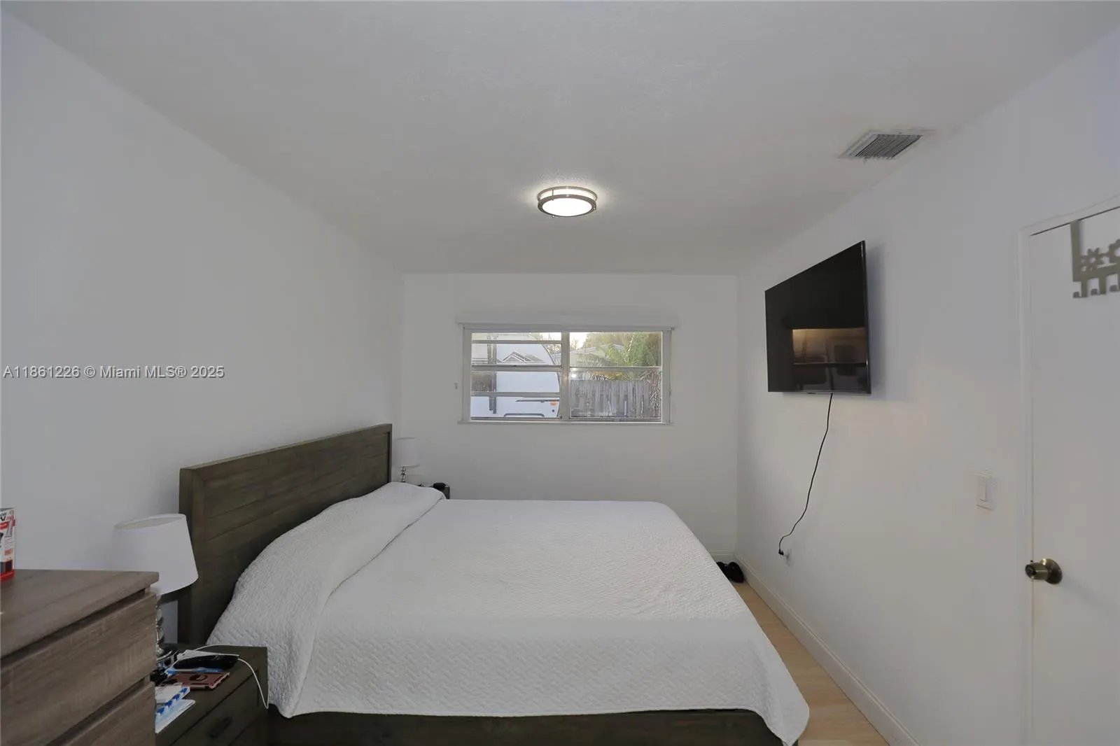 1330 N 69th Ave