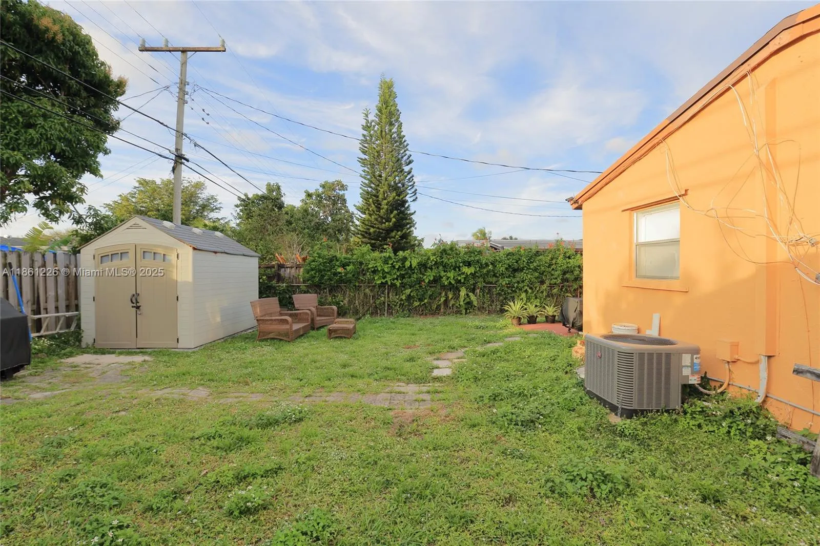 1330 N 69th Ave