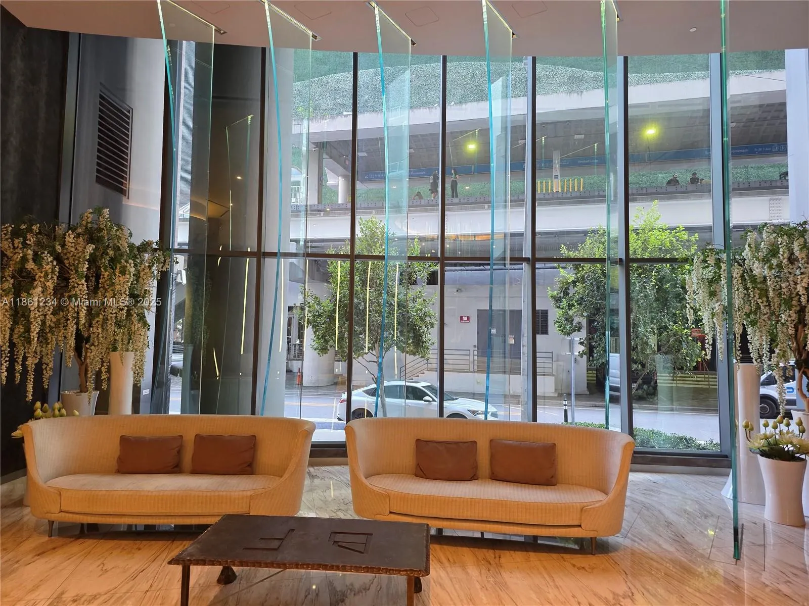 1000 Brickell Plz, #2304