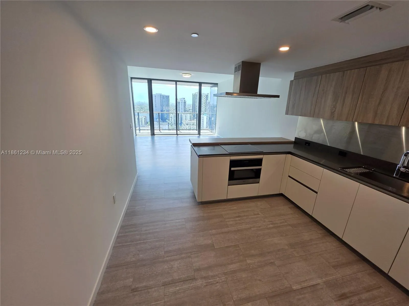 1000 Brickell Plz, #2304