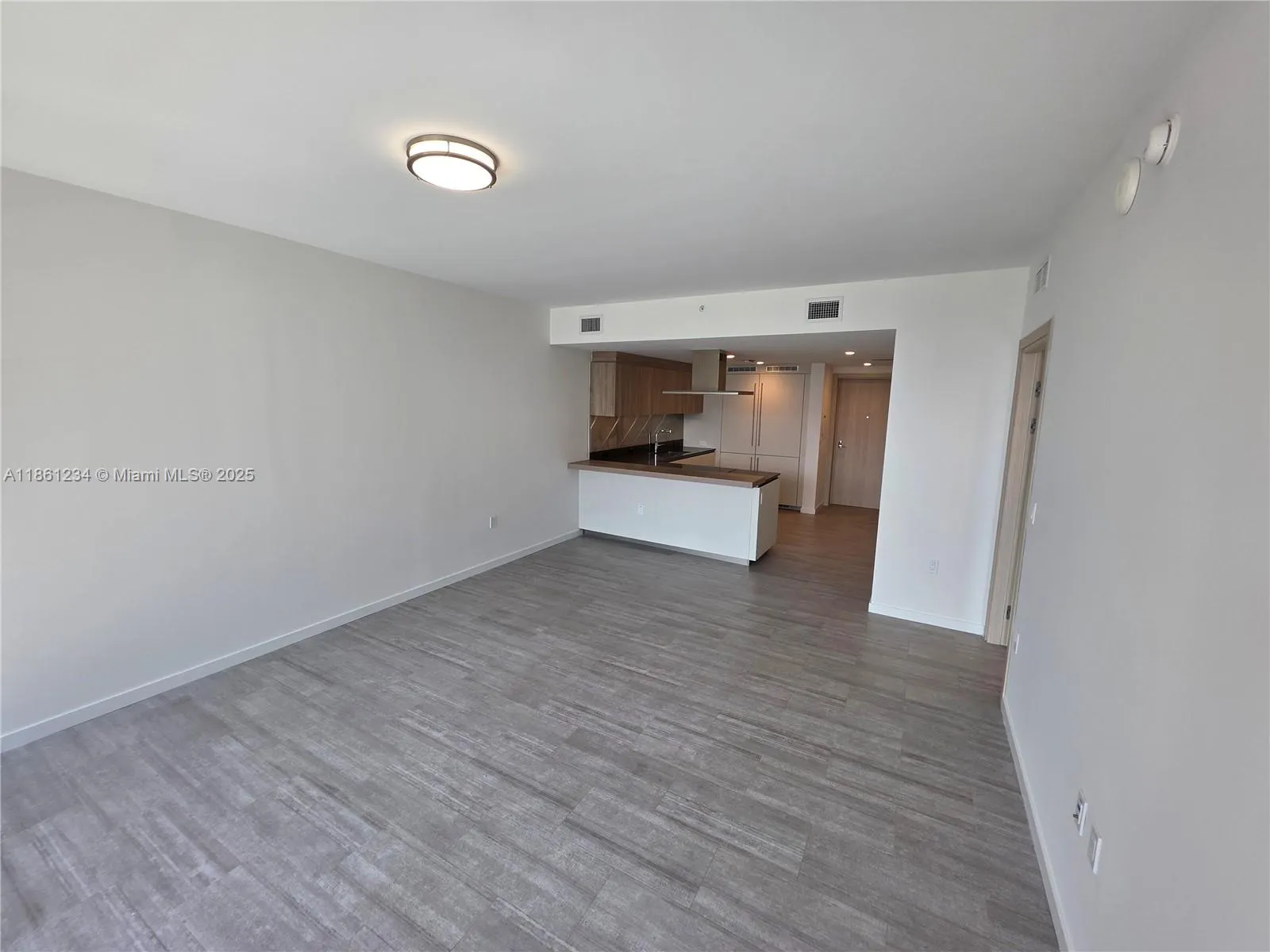 1000 Brickell Plz, #2304
