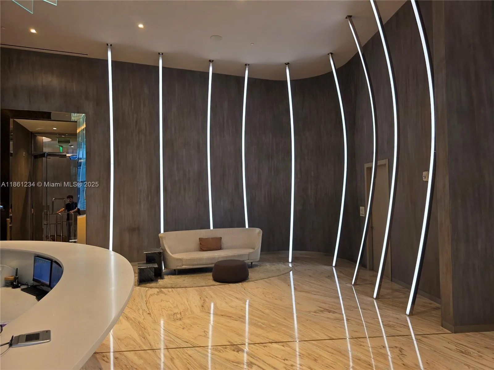 1000 Brickell Plz, #2304