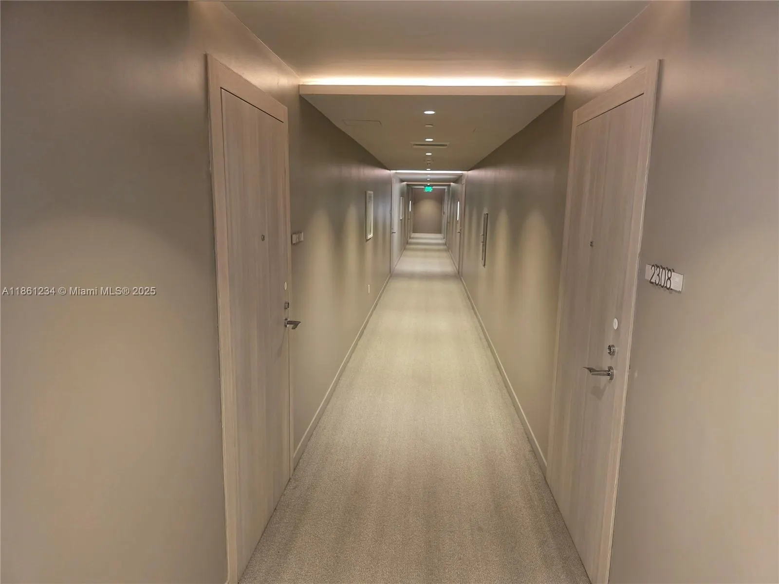 1000 Brickell Plz, #2304