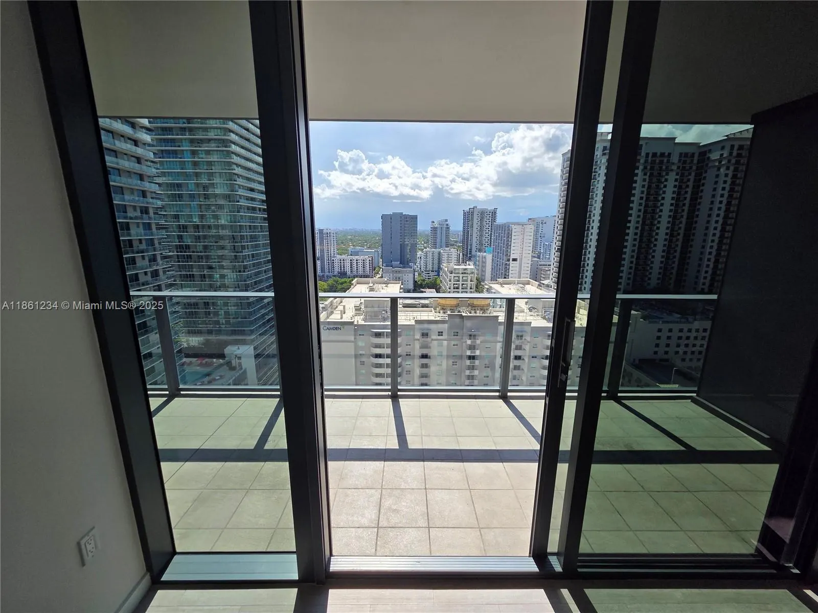 1000 Brickell Plz, #2304