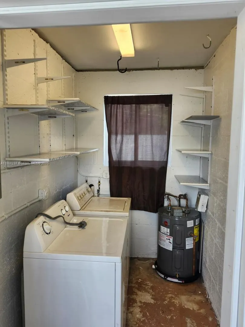 2415 Thomas, #B