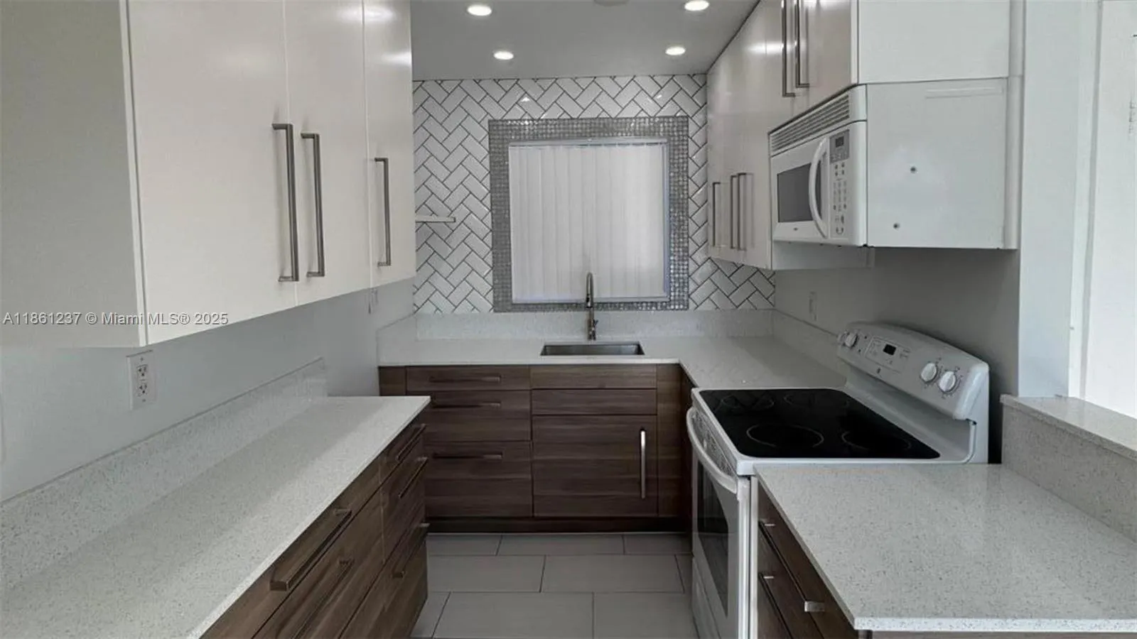 2415 Thomas, #B