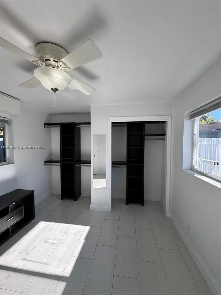 2415 Thomas, #B
