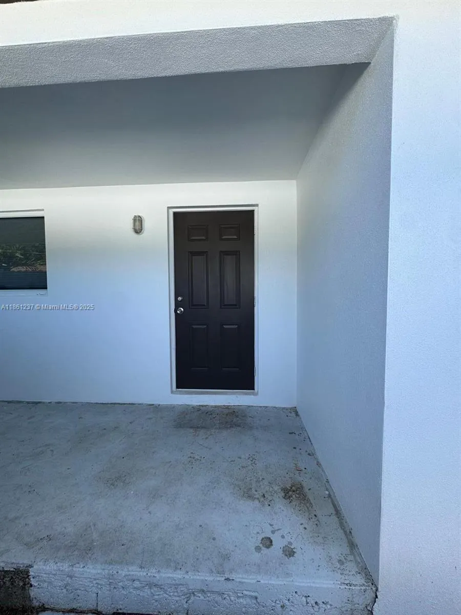 2415 Thomas, #B