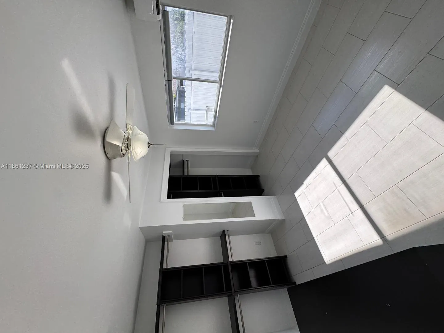 2415 Thomas, #B