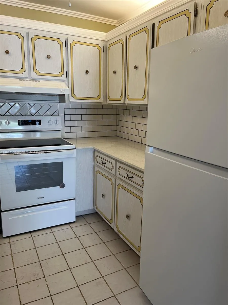 17051 NE 35th Ave, #202