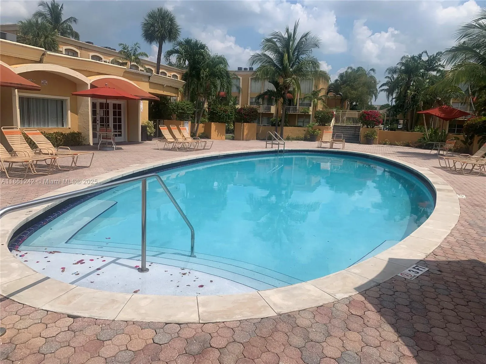 17911 NW 68th Ave, #M201