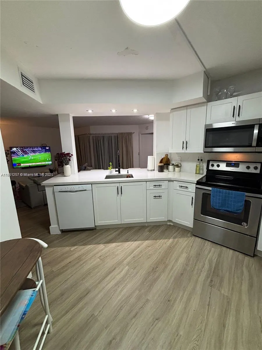 805 N Franklin, #805G