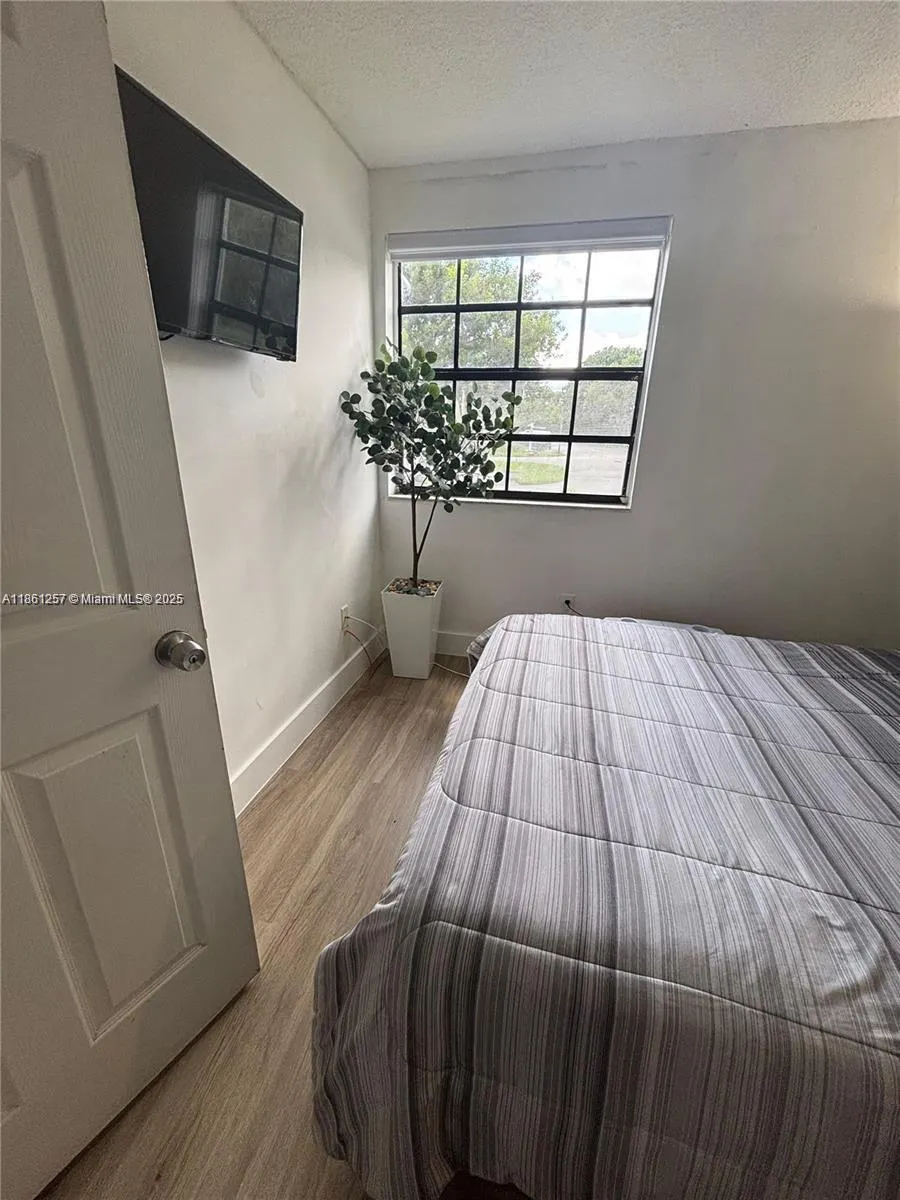 805 N Franklin, #805G