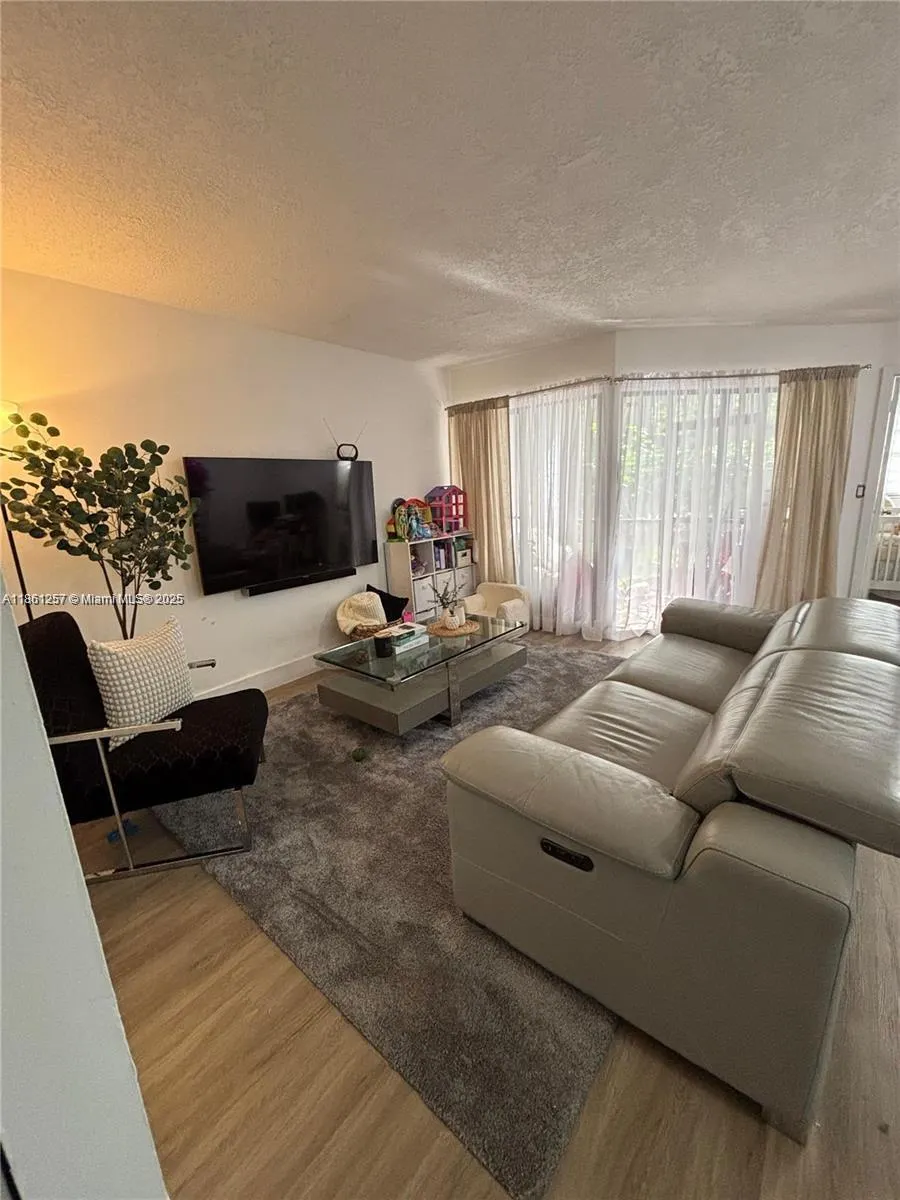 805 N Franklin, #805G