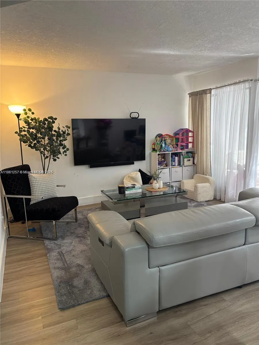 805 N Franklin, #805G