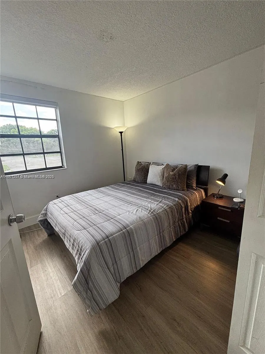 805 N Franklin, #805G