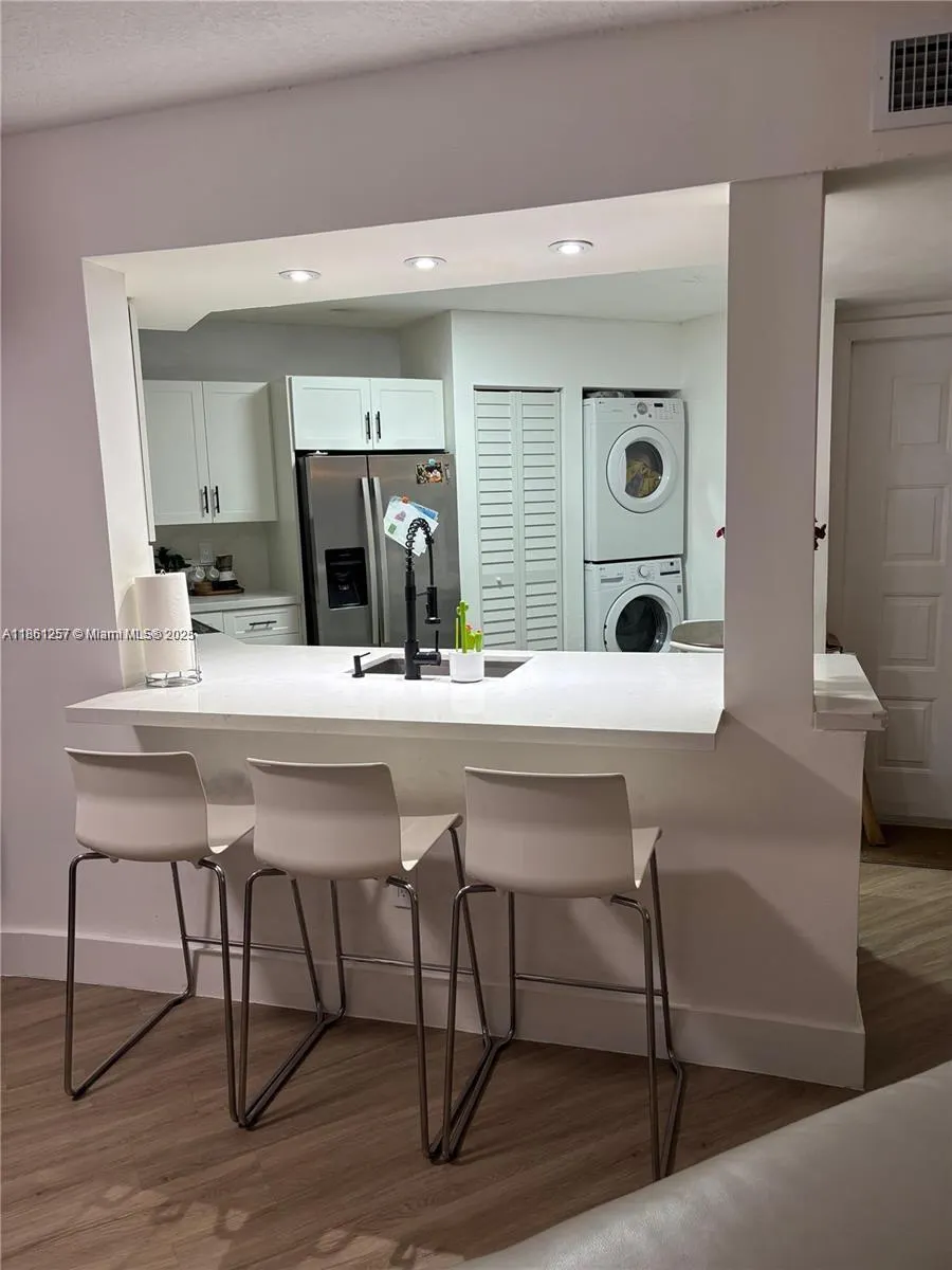 805 N Franklin, #805G