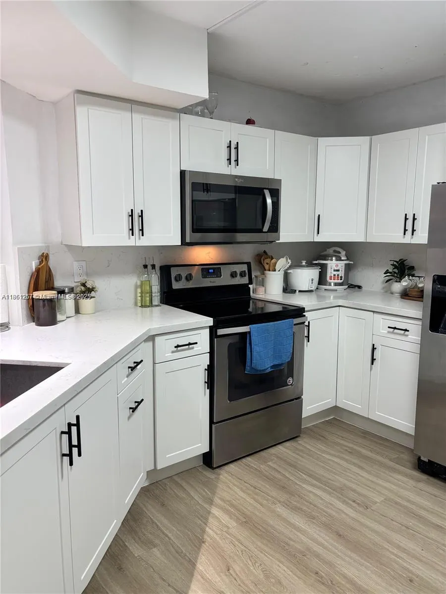 805 N Franklin, #805G