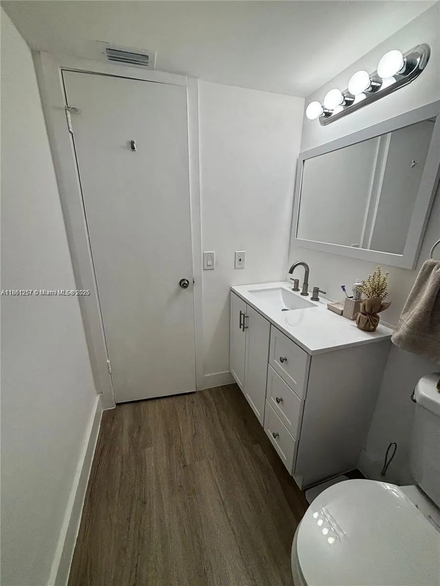 805 N Franklin, #805G