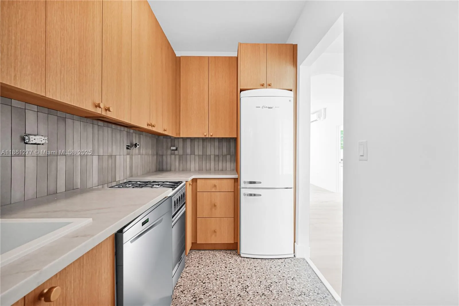 641 10th St, #6