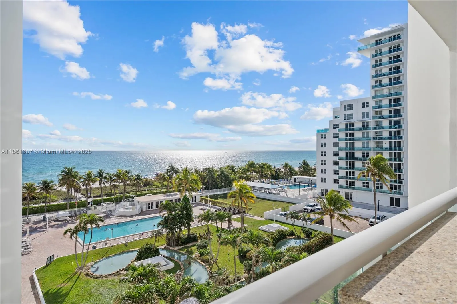 5005 Collins Ave, #615