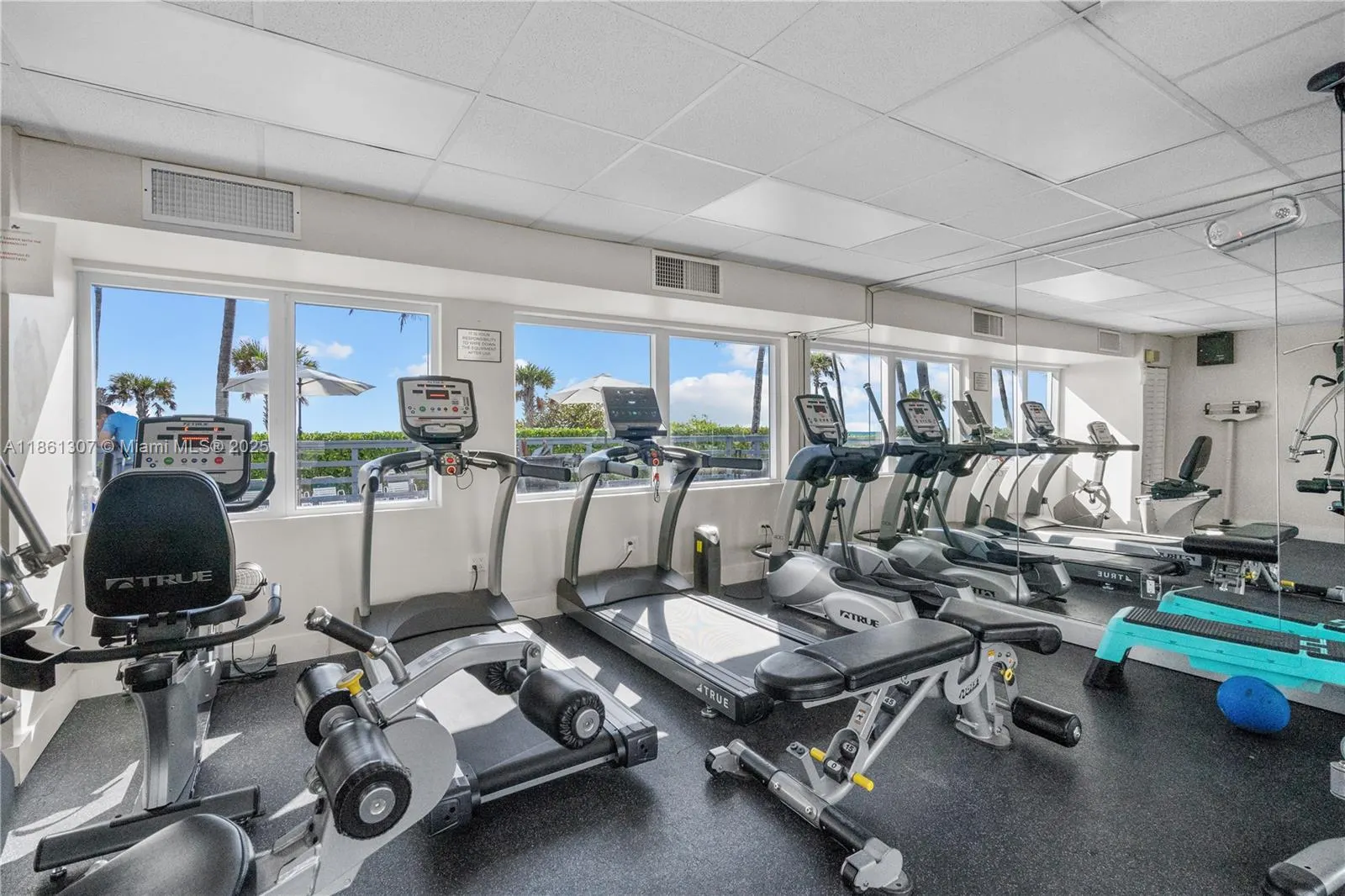 5005 Collins Ave, #615