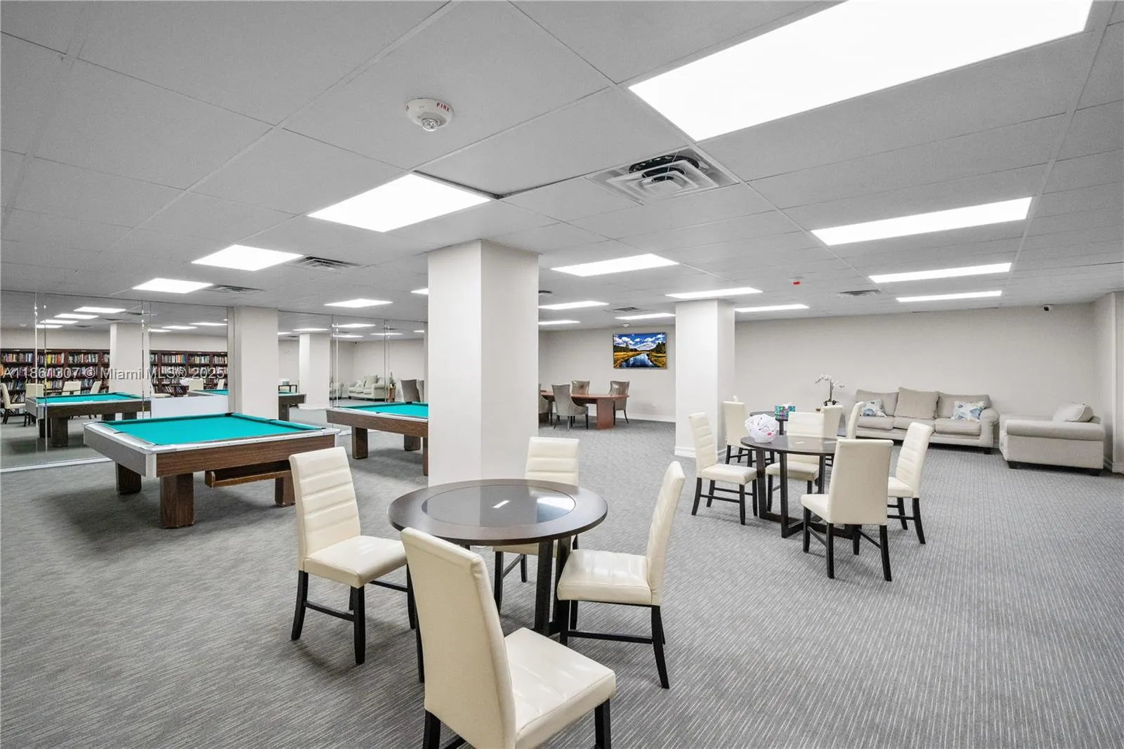 5005 Collins Ave, #615
