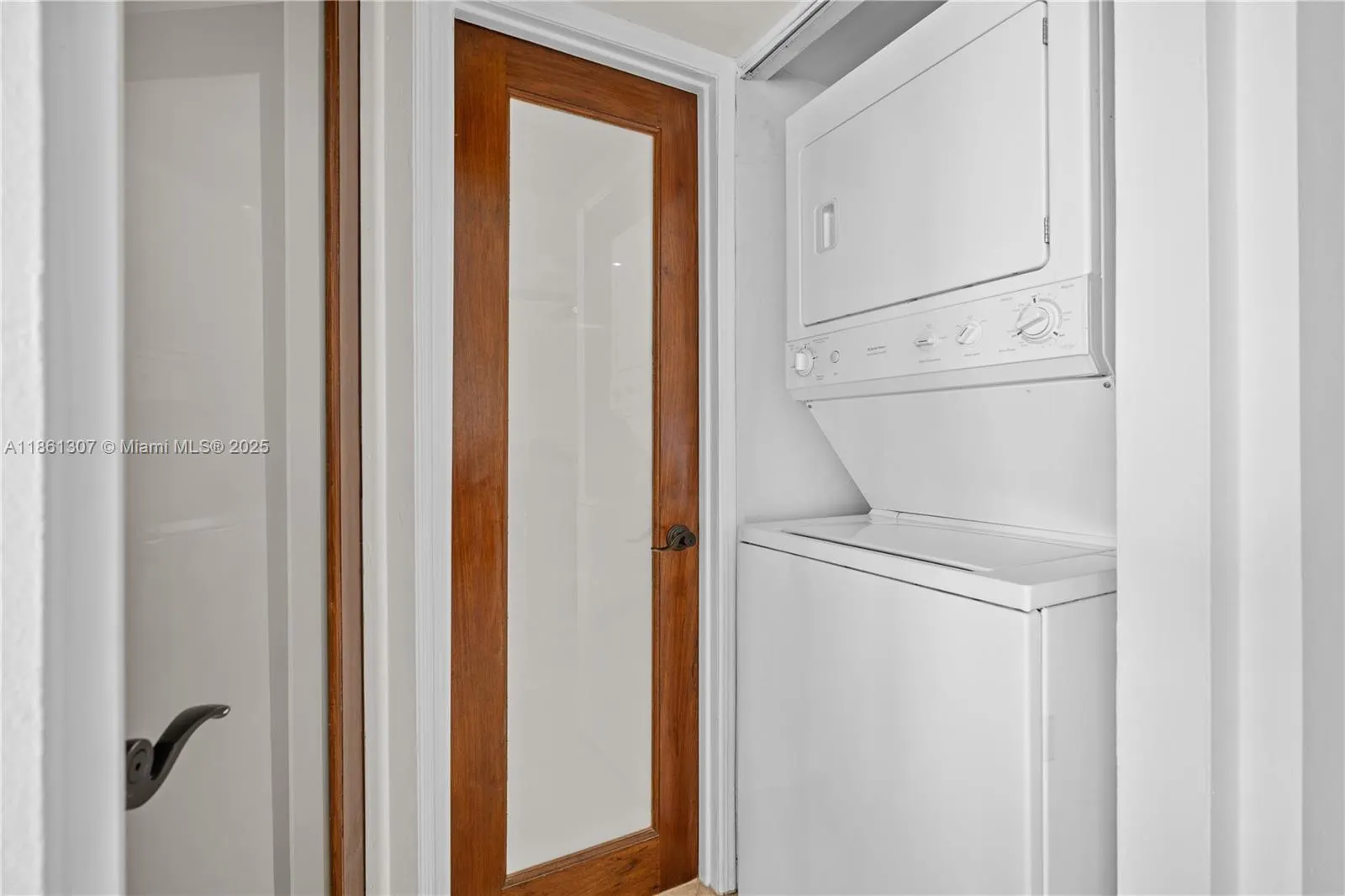 5005 Collins Ave, #615