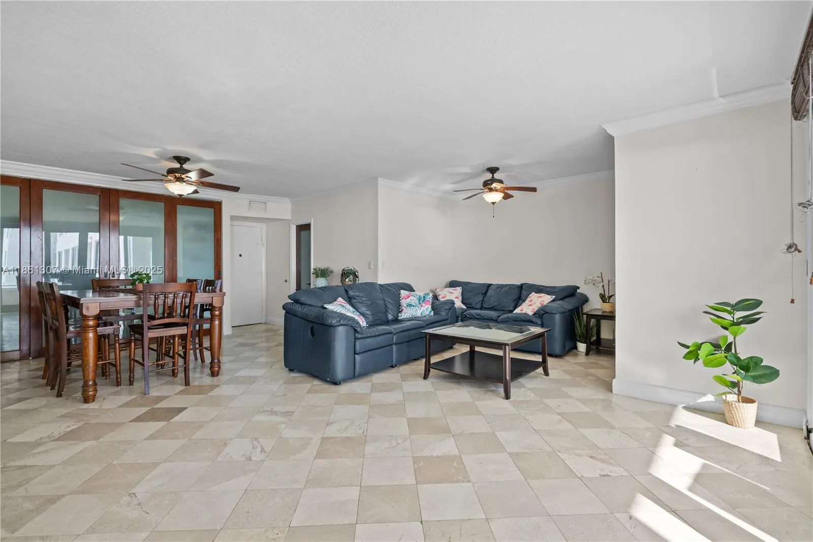 5005 Collins Ave, #615