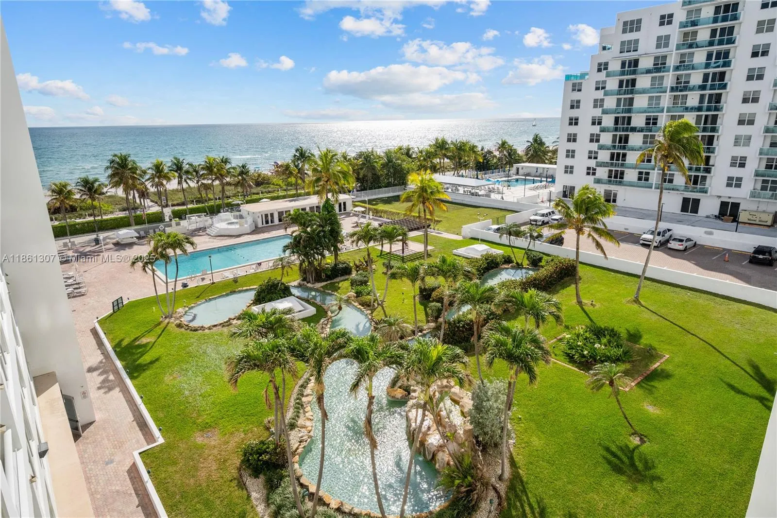 5005 Collins Ave, #615